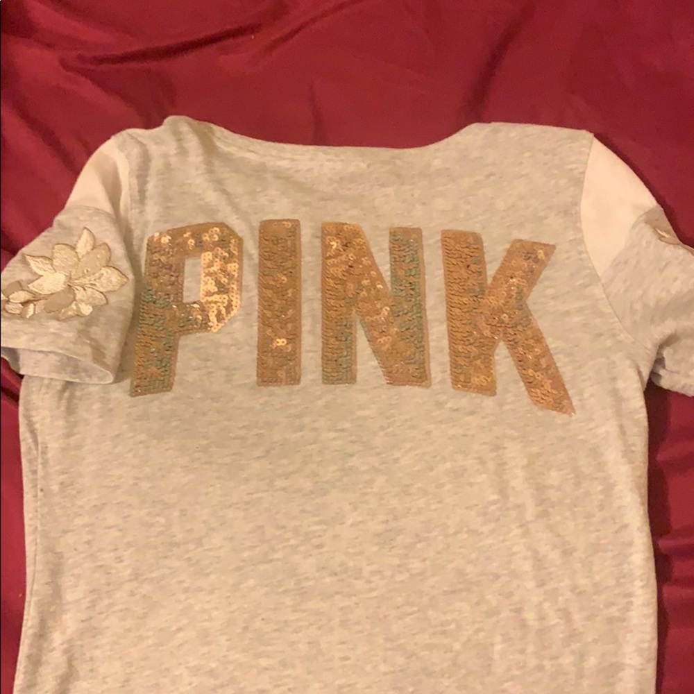 VS PINK SEQUIN T SHIRT